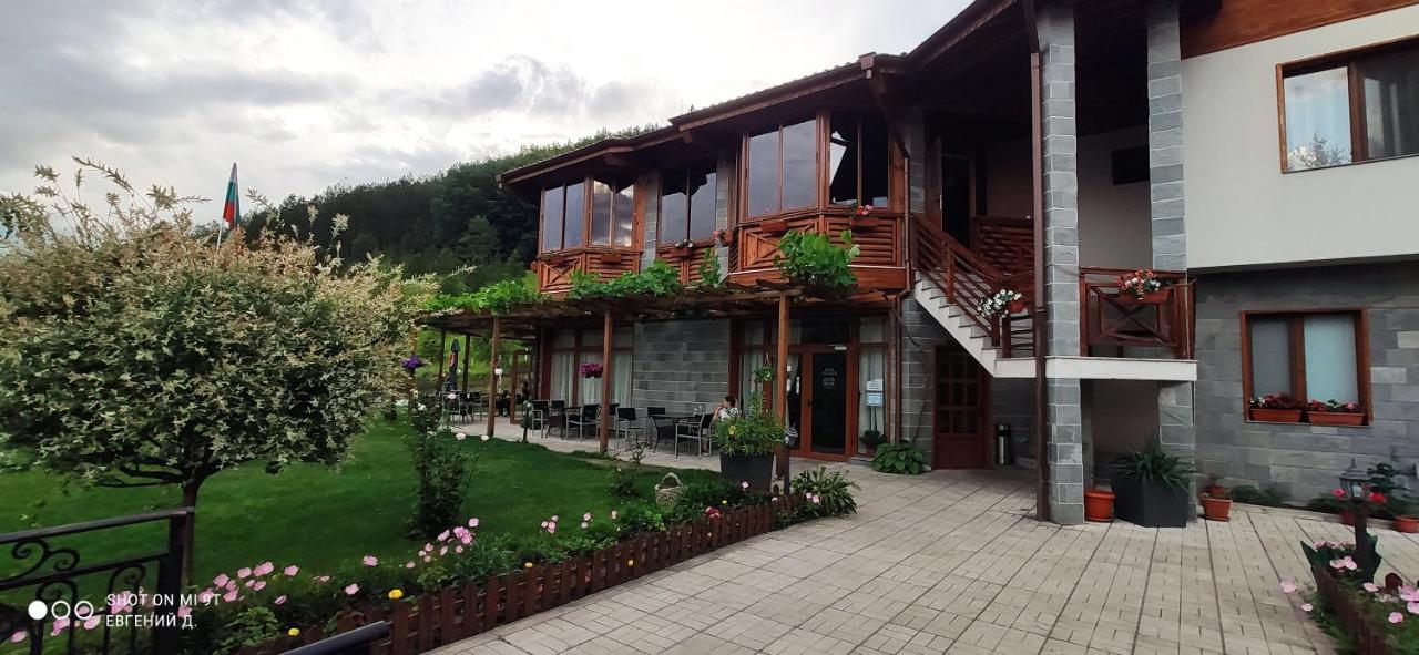 Simitli Alpine Garden Hotel מראה חיצוני תמונה