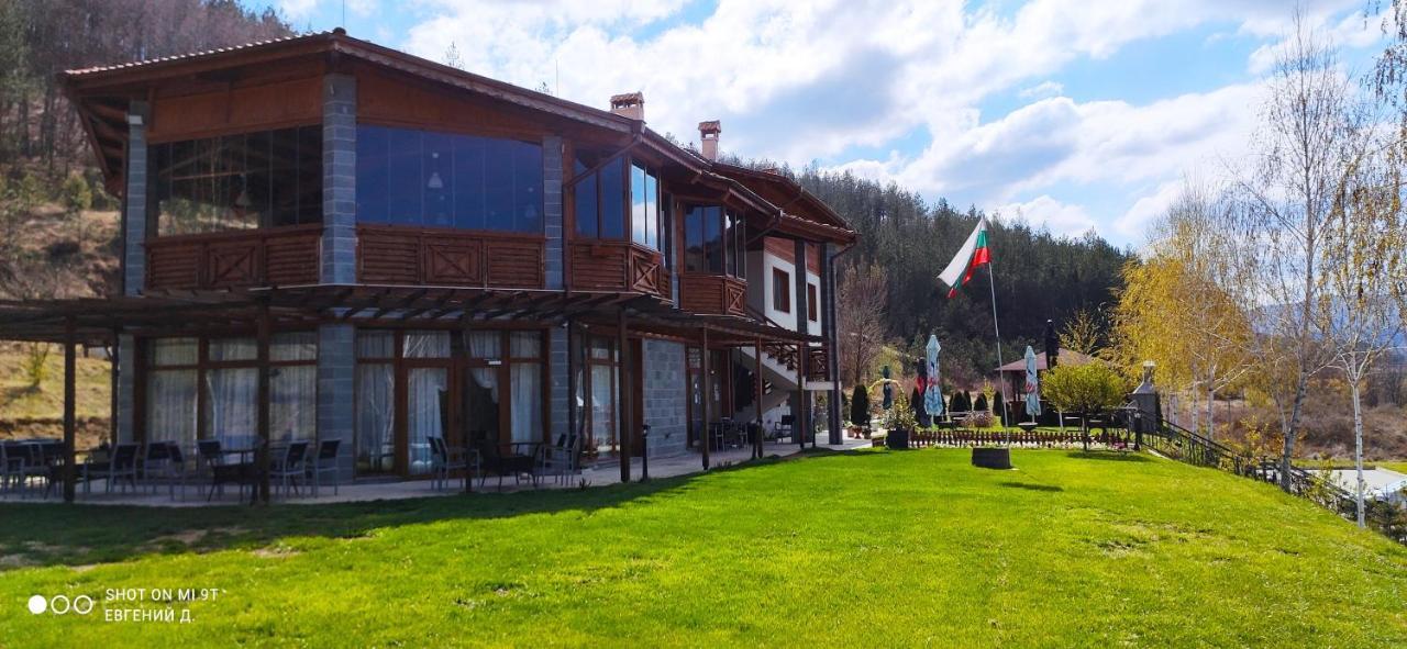 Simitli Alpine Garden Hotel מראה חיצוני תמונה