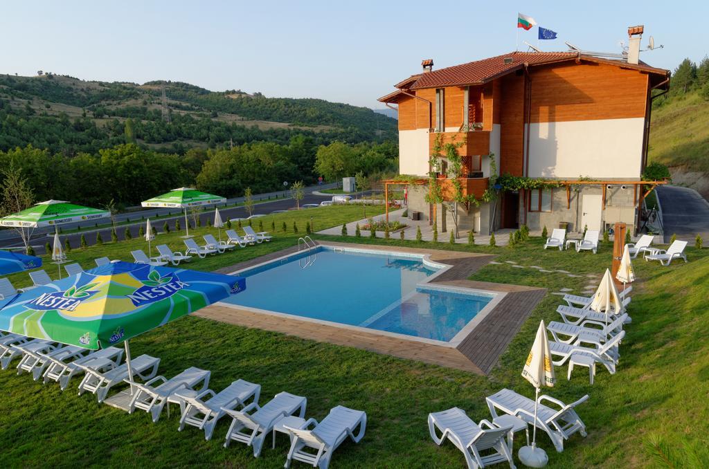 Simitli Alpine Garden Hotel מראה חיצוני תמונה