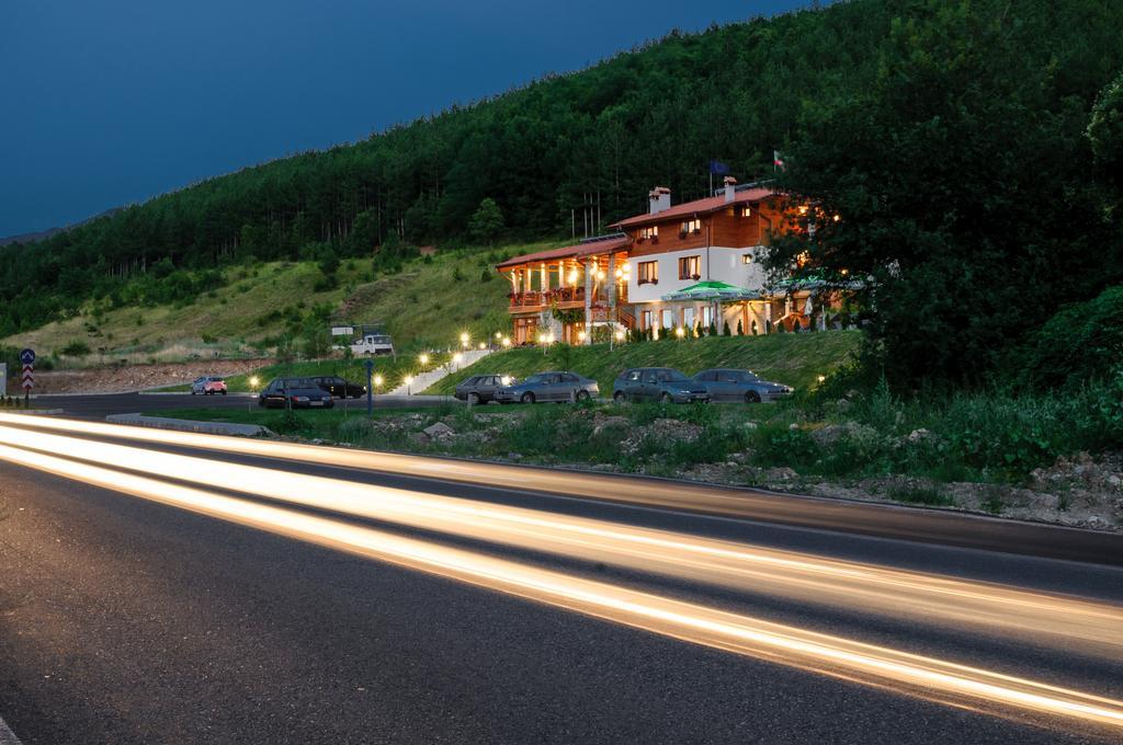 Simitli Alpine Garden Hotel מראה חיצוני תמונה